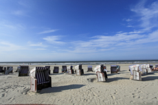 Norderney: DIE Thalassoinsel. Strandkörbe sorgen für die nötige Entspannung am Meer.