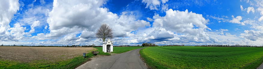 Der Niederrhein: Frühling – Panoramablick 180 Grad. Kempen-Stendener Weg: Mennikes Heiligenhäuschen. Panoramagröße: 204x53 cm / 300dpi