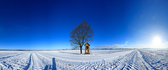 Der Niederrhein: Winter – Panoramablick 180 Grad. Vorst: Der Gotthardus-Kreuzweg. Panoramagröße: 139x58 cm / 300dpi