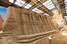 Sandskulpturen Travemünde 2022 - Reise um die Welt. Wüstenstadt Petra - © Martin Tedder (Mittlerer Osten)