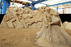 Sandskulpturen Travemünde 2022<br />Reise um die Welt<br />Internationale Tänze - © Kateryna Kudrina und Andriy Kudrin (Südamerika)